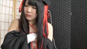 【コスプレ×ライブチャット】黒髪長髪美女がアニコスを着てHな体を見せつけてくるｗｗ